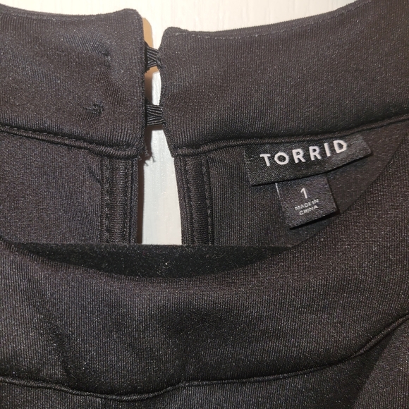 Black halter dress - Picture 4 of 4